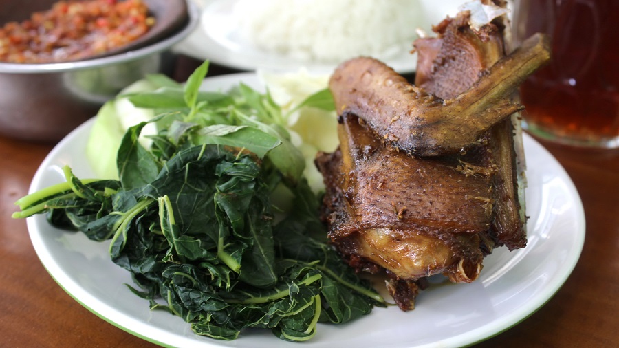 Rahasia Rasa Bebek Goreng yang Menggugah Selera di Cilacap